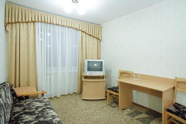 Profssoyuzny Hotel Černihiv Esterno foto