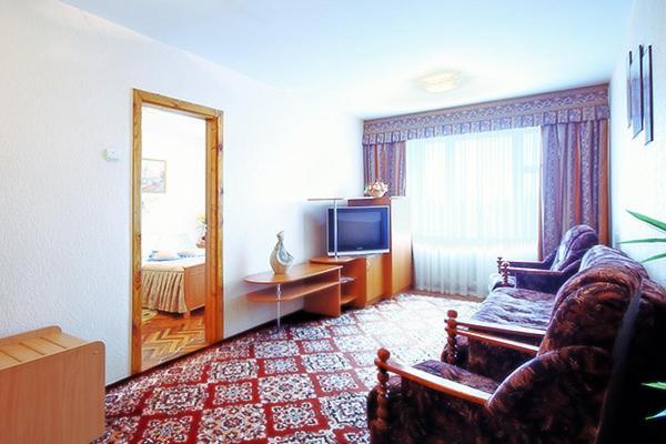 Profssoyuzny Hotel Černihiv Esterno foto